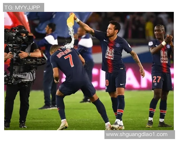 西甲激战巴黎圣日耳曼小胜切尔西乌龙球引发争议与热议