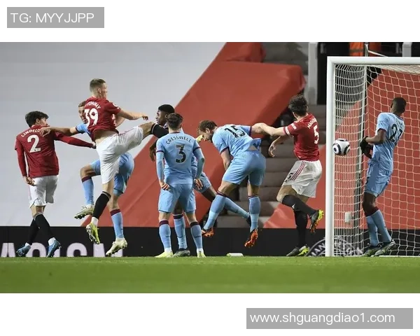 英超大战曼城大胜拜仁乌龙球成关键瞬间战术分析详解