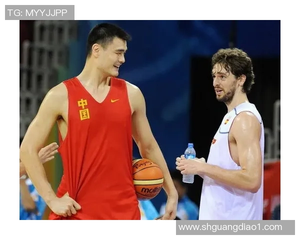 姚明女篮粉丝热情高涨共同见证中国女篮崛起与辉煌时刻