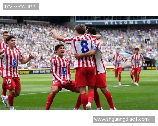 巴黎圣日耳曼大胜马竞5-1帽子戏法引发争议判罚全场沸腾