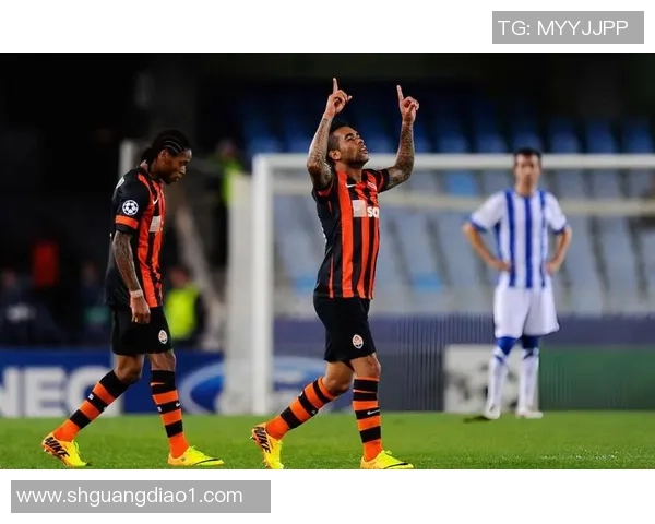 西甲激战曼联与多特蒙德平局红牌事件引发全场热议与争议