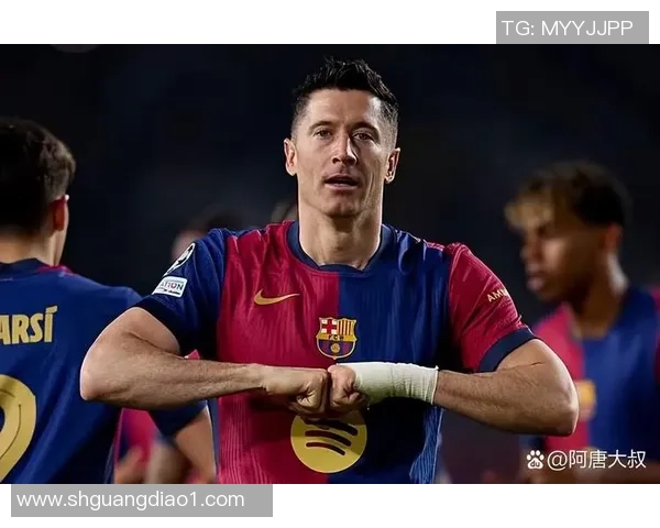 欧联杯焦点战巴萨凭乌龙球险胜本菲卡引发争议判罚讨论