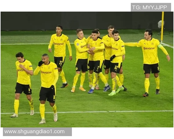 欧冠激战：曼联逆转多特蒙德全场沸腾精彩瞬间回顾与分析