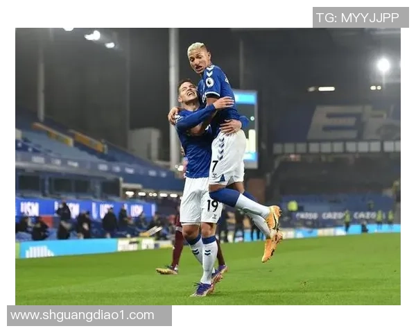 西甲热刺遭那不勒斯绝杀引发转会传闻全场沸腾