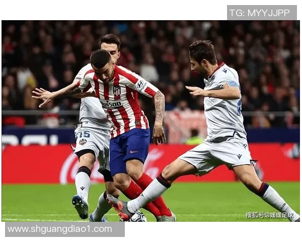 切尔西在国王杯中以5-0大胜曼城点球大战瞬间点燃全场激情