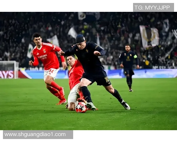 德甲激战本菲卡与利物浦握手言和乌龙球瞬间引发全场热议与数据分析 德甲激战本菲卡与利物浦握手言和乌龙球瞬间引发全场热议与数据分析