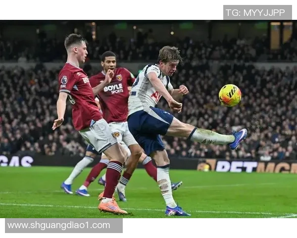 欧联杯曼城大胜热刺点球大战瞬间点燃全场激情战术解析与精彩回顾