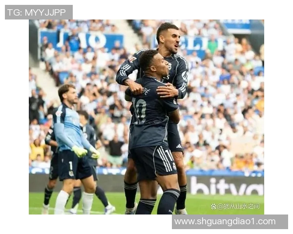 友谊赛精彩对决那不勒斯与皇马战成平局逆转瞬间引发全场热烈反响 友谊赛精彩对决那不勒斯与皇马战成平局逆转瞬间引发全场热烈反响