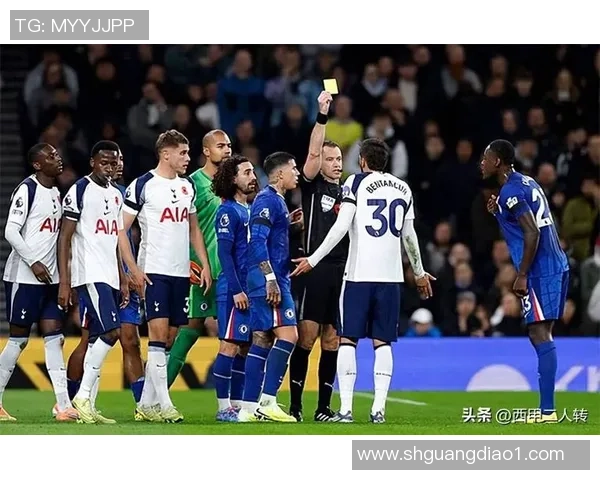 那不勒斯逆转热刺6-2引发争议判罚全场沸腾的友谊赛回顾 那不勒斯逆转热刺6-2引发争议判罚全场沸腾的友谊赛回顾