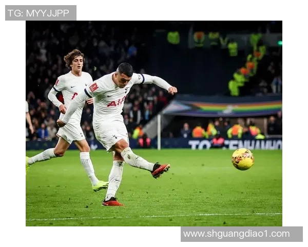 足总杯激战：多特蒙德与热刺战成平局绝杀瞬间引发全场欢呼